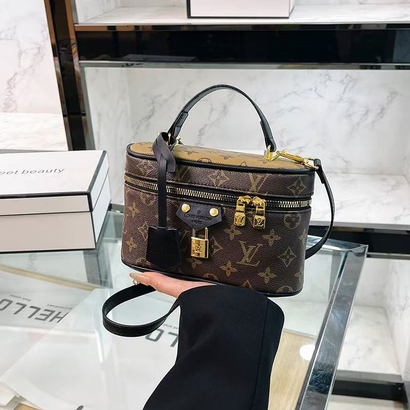 Vintage-Inspired Box hand bag – Elegant Monogram Tote Box