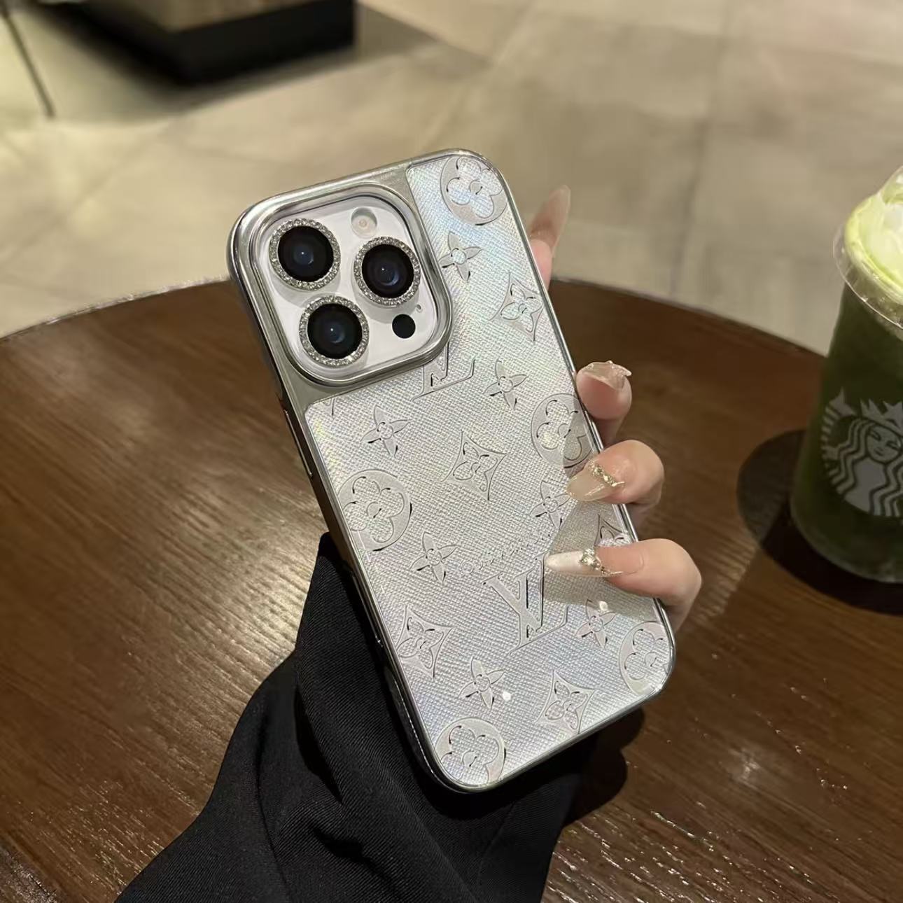 Mono iPhone Cover