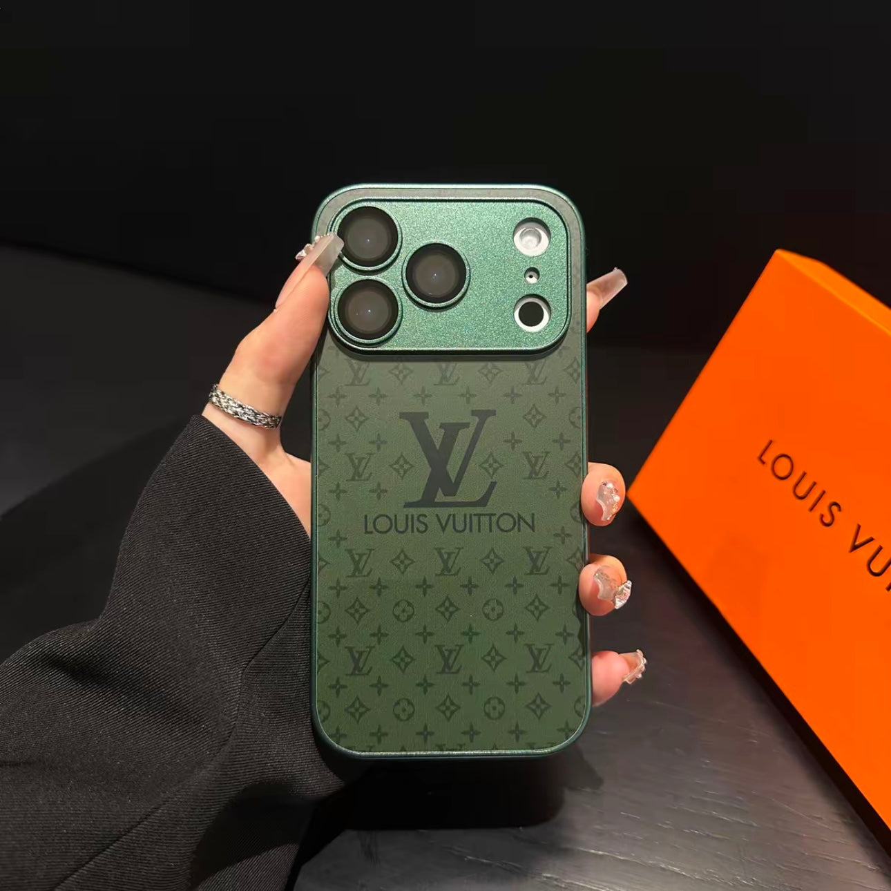 Mono iPhone Cover