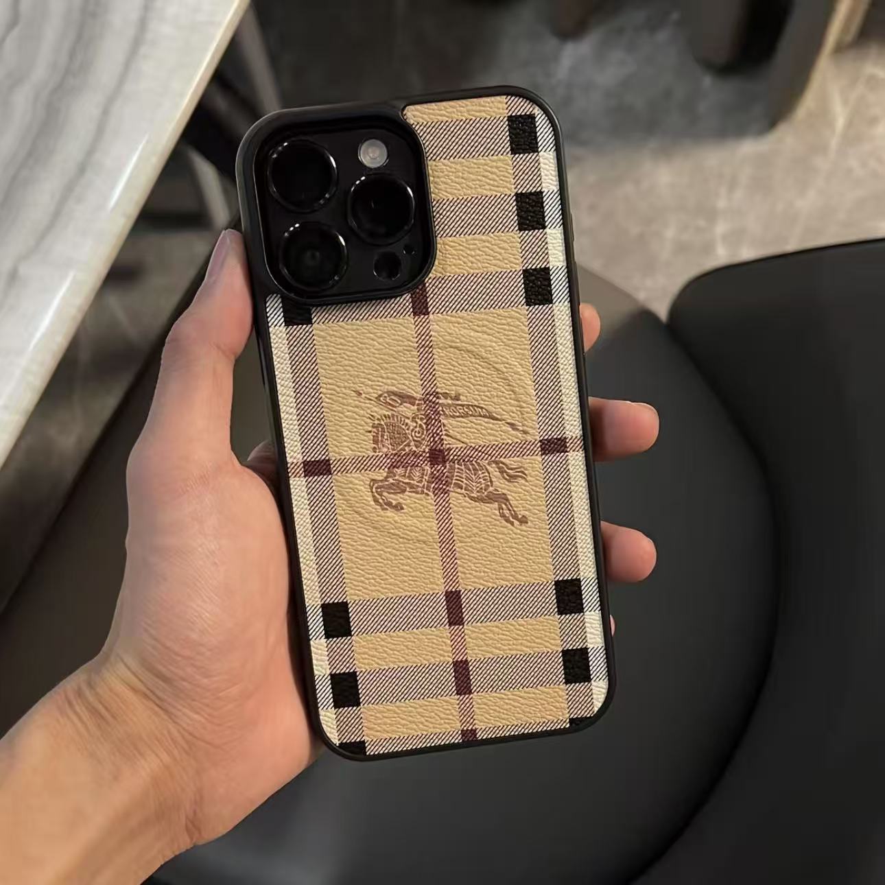 Mono iPhone Cover