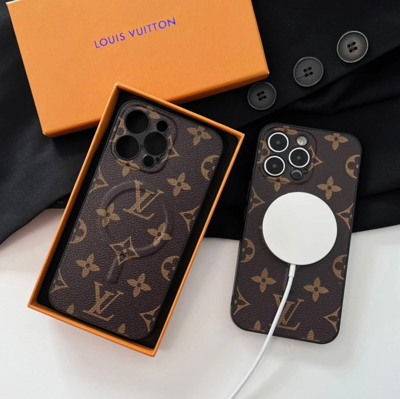 Mono iPhone Cover